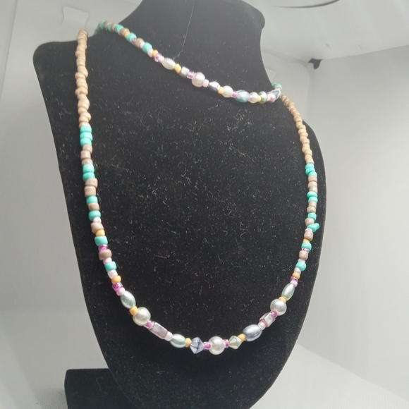 Hand Crafted Turquoise and Tan Beaded Necklace Set - Picture 4 of 16